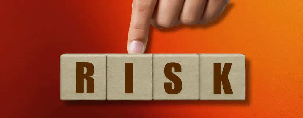 Block letters that spell the word “risk”